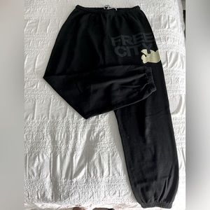 FreeCity Sweatpants - Size M